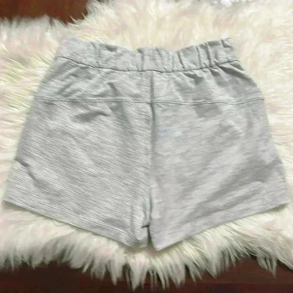 Lululemon on the fly short - Picture 2 of 4